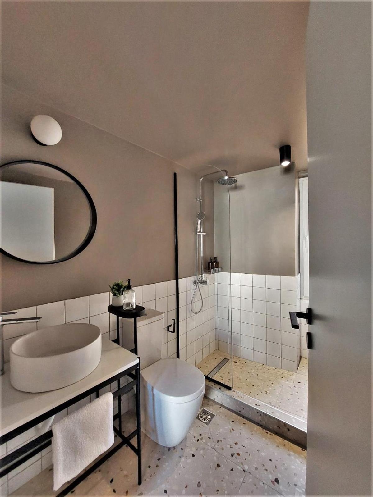 Terrazzo Apts *